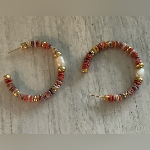 Kendra Scott Lila Necklace, Earrings and Stretch Bracelet in Pastel Shells - Picture 4 of 4